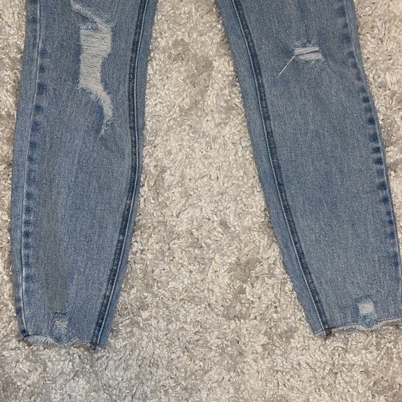 Juniors distressed/ripped denim jeans size:5 - Picture 5 of 5